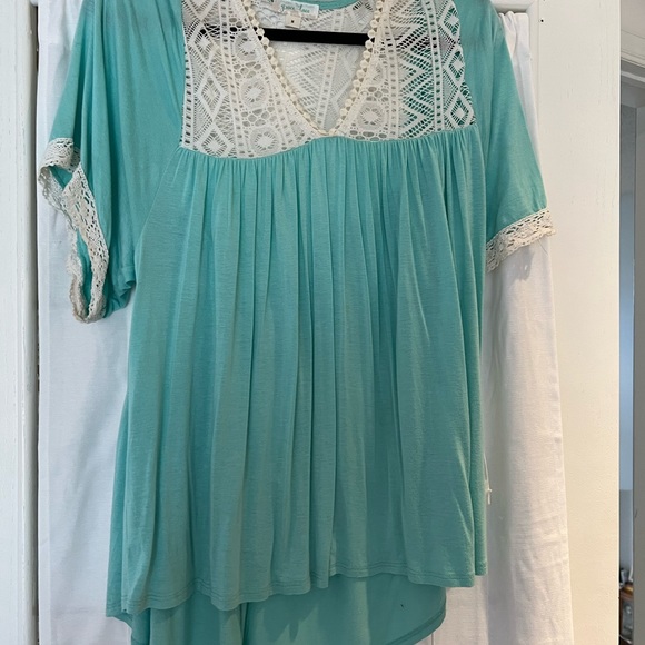 Grace and Lace vintage tops - Picture 4 of 7